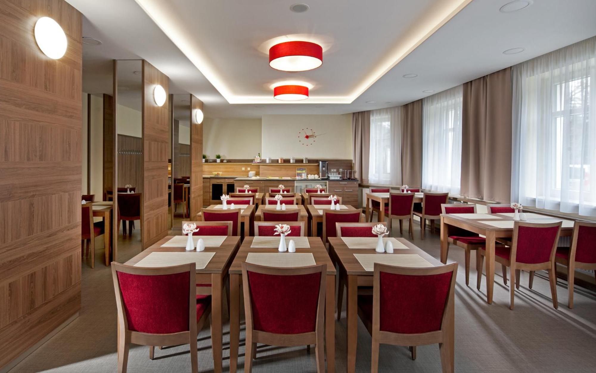 Riviera Hotel Luhacovice Ngoại thất bức ảnh