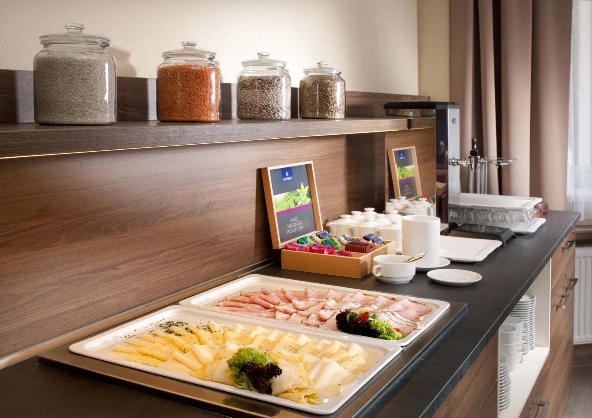 Riviera Hotel Luhacovice Ngoại thất bức ảnh